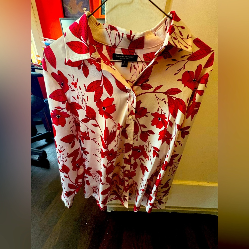 Banana Republic Red and White Floral Button Down Shirt